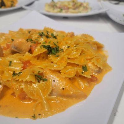 Farfalle al Salmone