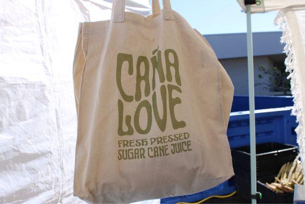 Caña Love reusable bag are amazing and super spacious!