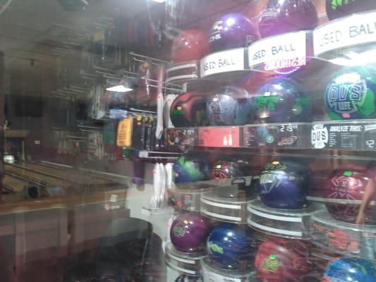 Pro Zone bowling equipment shop