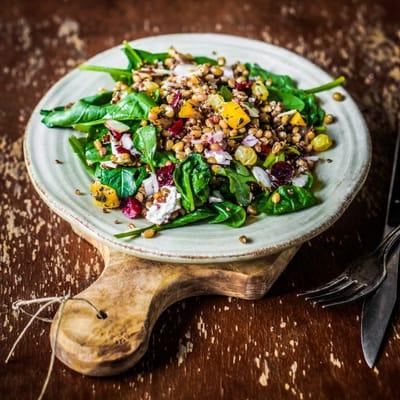 Quinoa Salad with Spinach and Roasted Vegetables