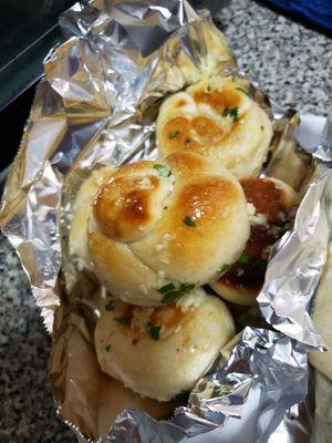 Garlic knots