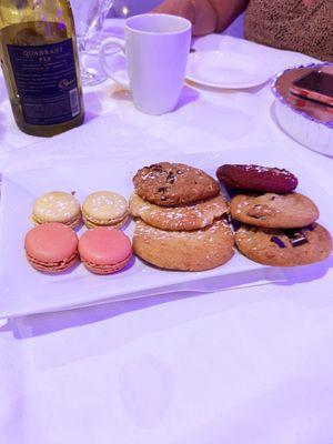 Cookies & Macarons