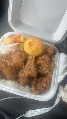 Chicken dinner with Mac and fried cabbage corn muffin and white rice