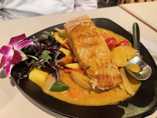 Grilled Salmon with Mango Curry