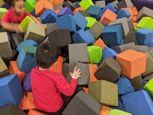 Foam pit