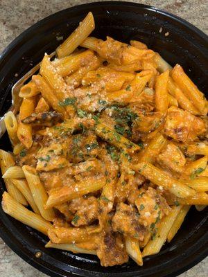 Penne vodka with chicken