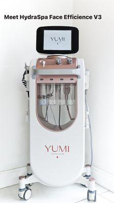 Our amazing facial device offers 8different modalities that can transform your skin during your very first facial!Our team of skilled Facial