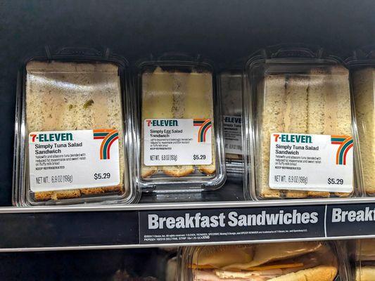 egg salad sandwich was terrible, wrong bread