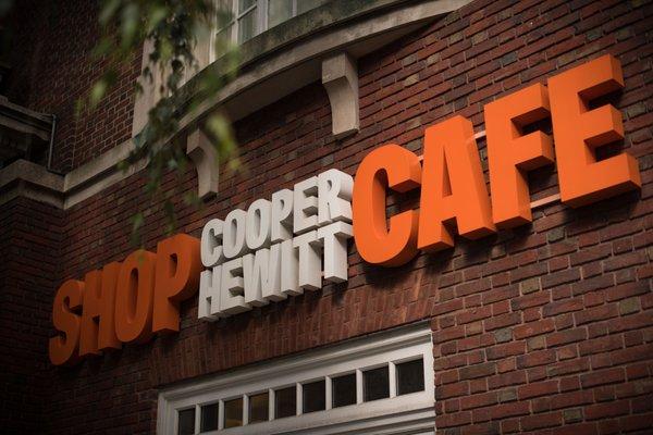 The entrance to the Cooper Hewitt cafe and gift shop