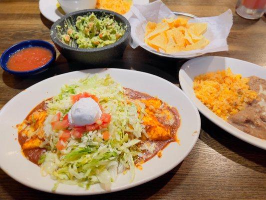 Super Burrito (Chicken) & Small Tableside Guacamole