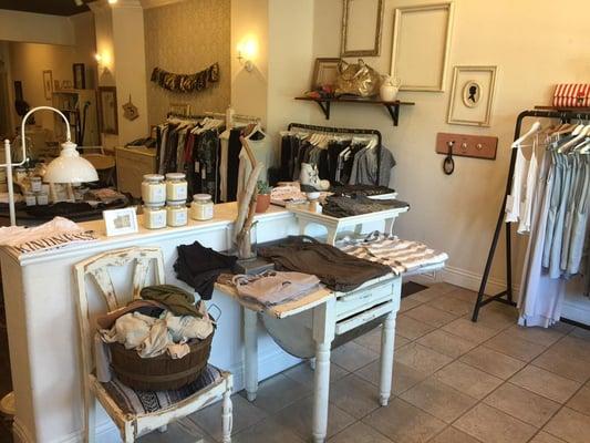 Adorable shop that will have your jaw dropping at how soft everything is! Cozy and cute? YES PLEASE!!