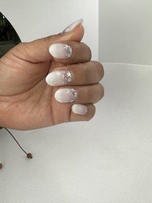 Gel-X ombré soft white with glitters