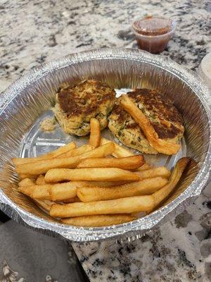 Crab cake platter $25. Crab cake was just okay and came with a handful of fries. Would not recommend.