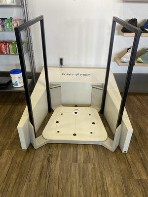 The foot scan- just stand in the designated areas! Fast and painless!