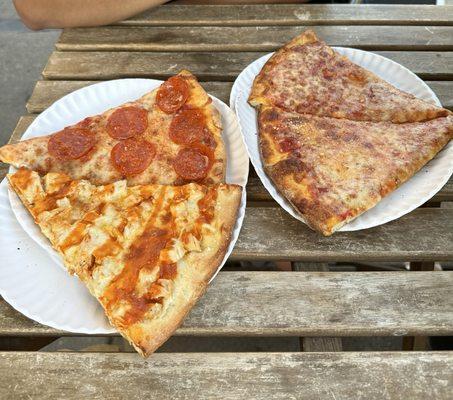 Buffalo Chicken Pizza, Plain pizza, Pepperoni Pizza