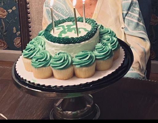 Wonder green and white cake ordered couple hours before party! Thanks Beverly!