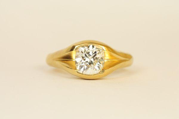 Split-shank diamond engagement ring