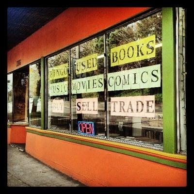 Bingo Used Books store front