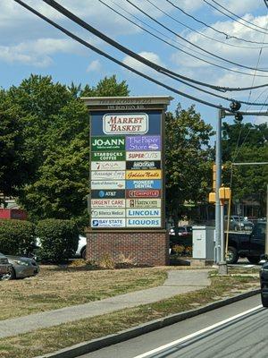 Treble Cove Plaza, North Billerica