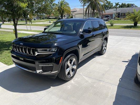 2021 Grand Cherokee L 4x2 Limited.