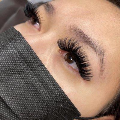 Full volume lashes