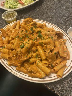 Vodka rigatoni with breaded chicken