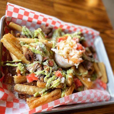 Yuca Frita con Chicharrones