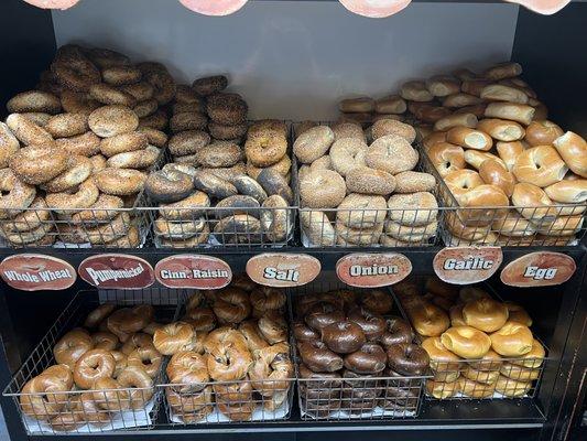 Happy Sunday! Come and grad the freshest bagel!!