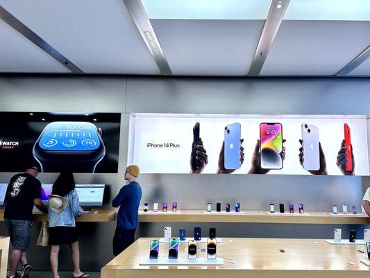 Yes, they have all the new iPhone 14s