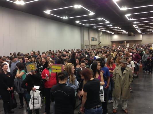 The massive horde of nerd walkers lining up for their photo op with Norman Reedus and Michael Rooker