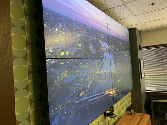 A 2x2 video wall with four 55" ultra thin Samsung displays.