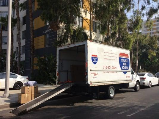 #CollegeMenMovers loading Alexy at Park LaBrea.