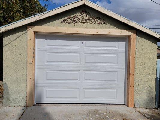 10 X 7 long panel on single car garage.