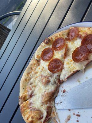 Half cheese half pepperoni pizza