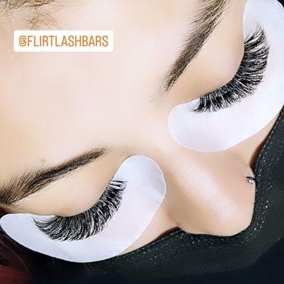 Flirt Lash Bar