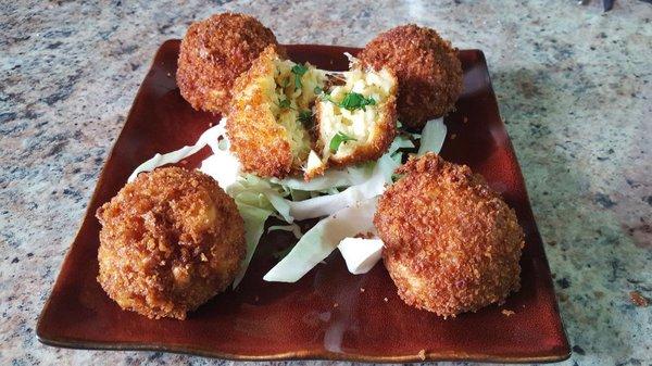 Mac & cheese bites