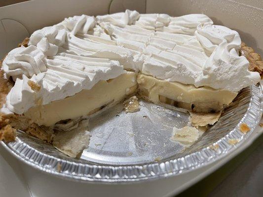 Banana Cream Pie (good filling, okay crust) - VN