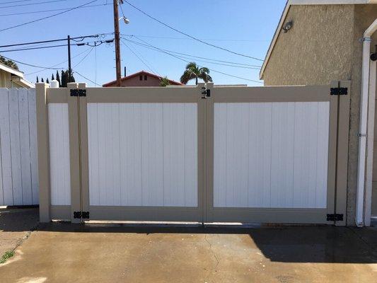 6' Tall two-tone vinyl double gate