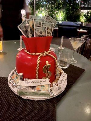 Beautiful Cake, Delicious and Excellent Service