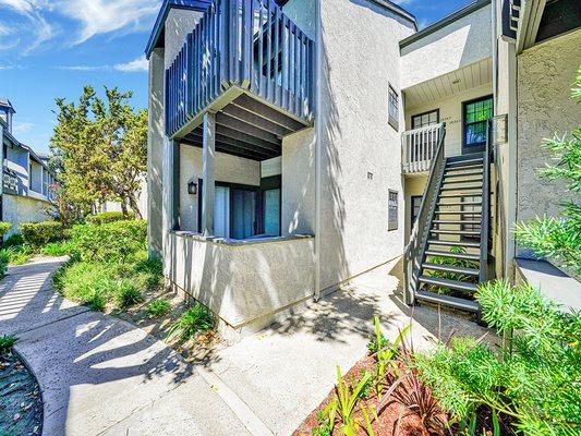 SOLD: $630k 2 beds 2 baths condo in Santa Ana (Woodlake Community)