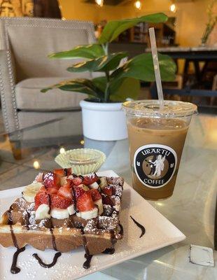 Waffle me up & banana oat latte