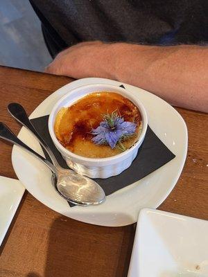 Crème brulee with nigella