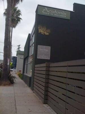 Located after Stronghold but before the Brig on Abbot Kinney