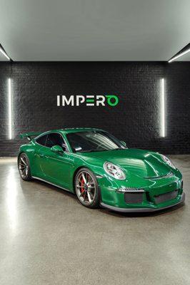 Porsche 911 GT3 fully wrapped in Inozetek British Racing Green