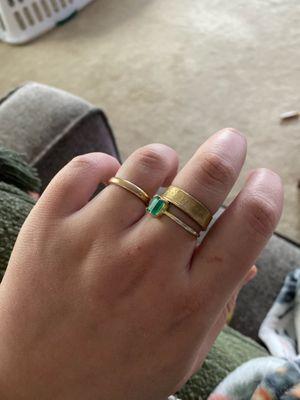 I adore my emerald ring! I'm in my gold era ;)