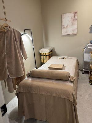 Facial, shoulder and neck relaxing rooms