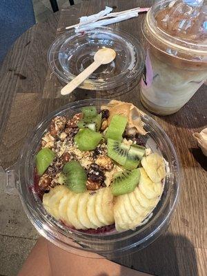 Acai bowl