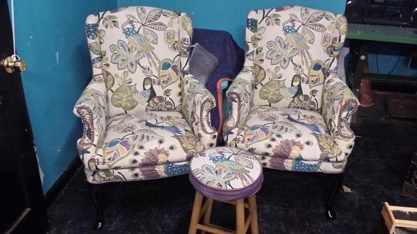 Set of twin chairs