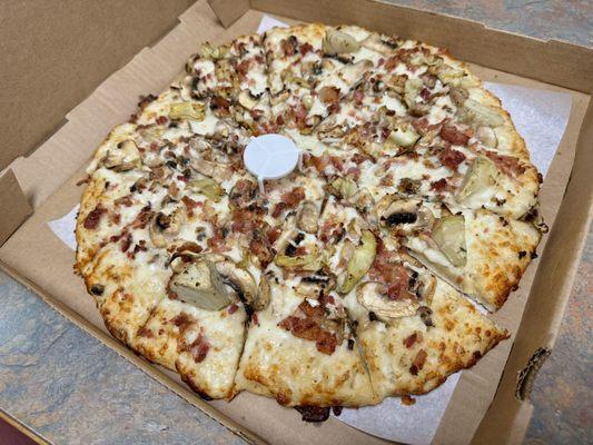 12.25.23 LARGE, Traditional, Creamy Garlic, Mozzarella, Bacon, Mushroom, Artichoke Hearts, Garlic