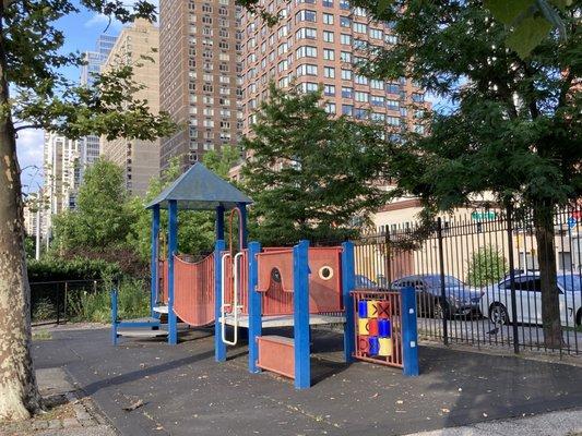 This playground doesn't appear to be in Yelp. 07/09/22